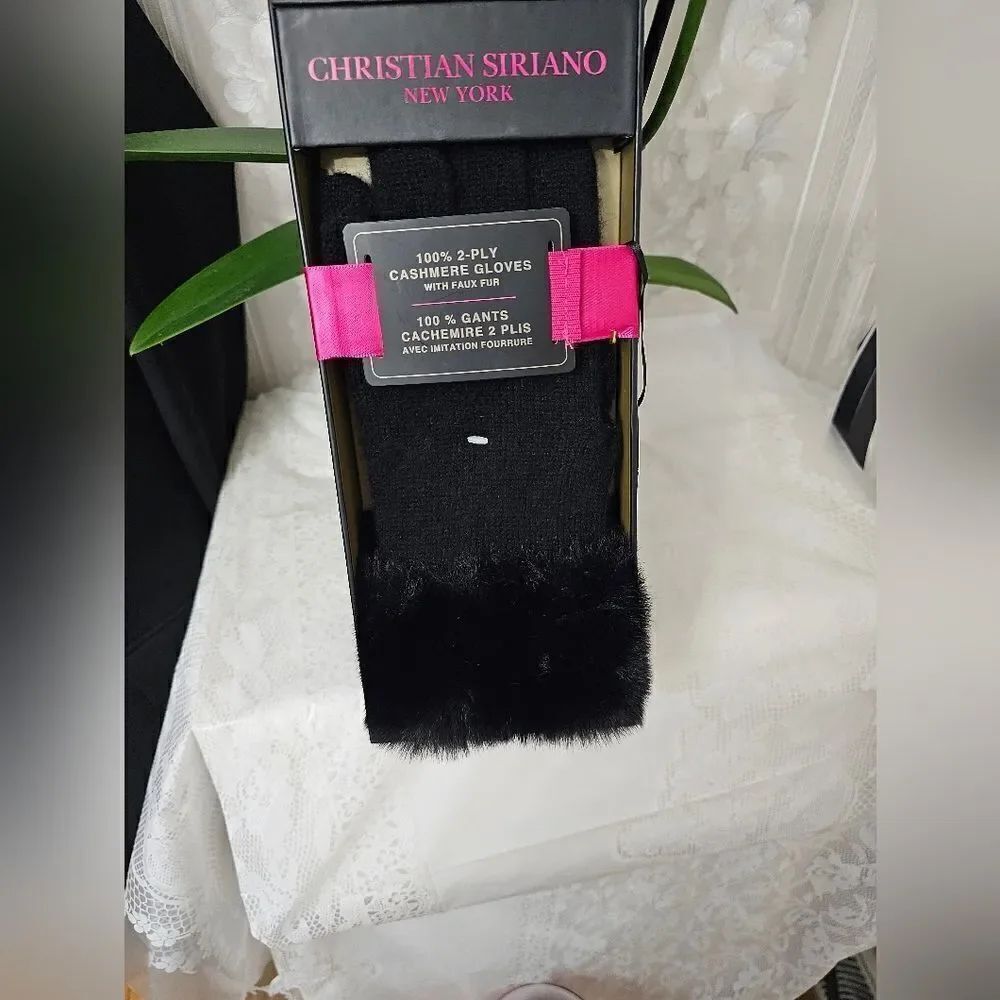 Christian Siriano Cashmere Gloves NIB - Picture 2 of 4